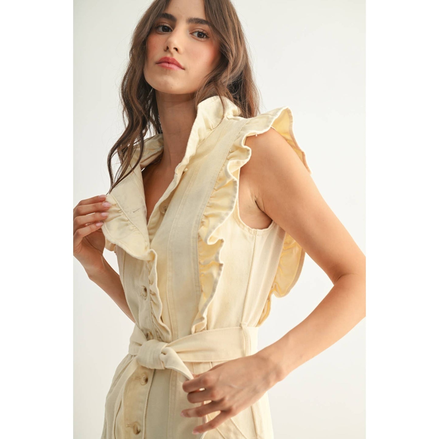 SLEEVELESS DENIM DRESS WITH RUFFLE DETAILS: LIGHT DENIM