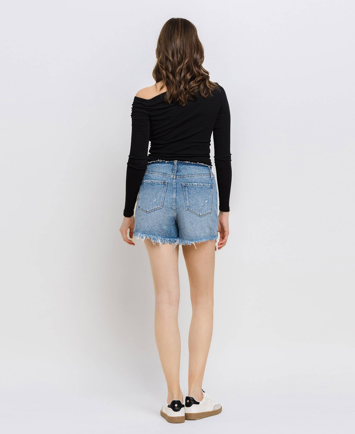 HIGH RISE BANDLESS BOYFRIEND SHORTS: UNFETTERED