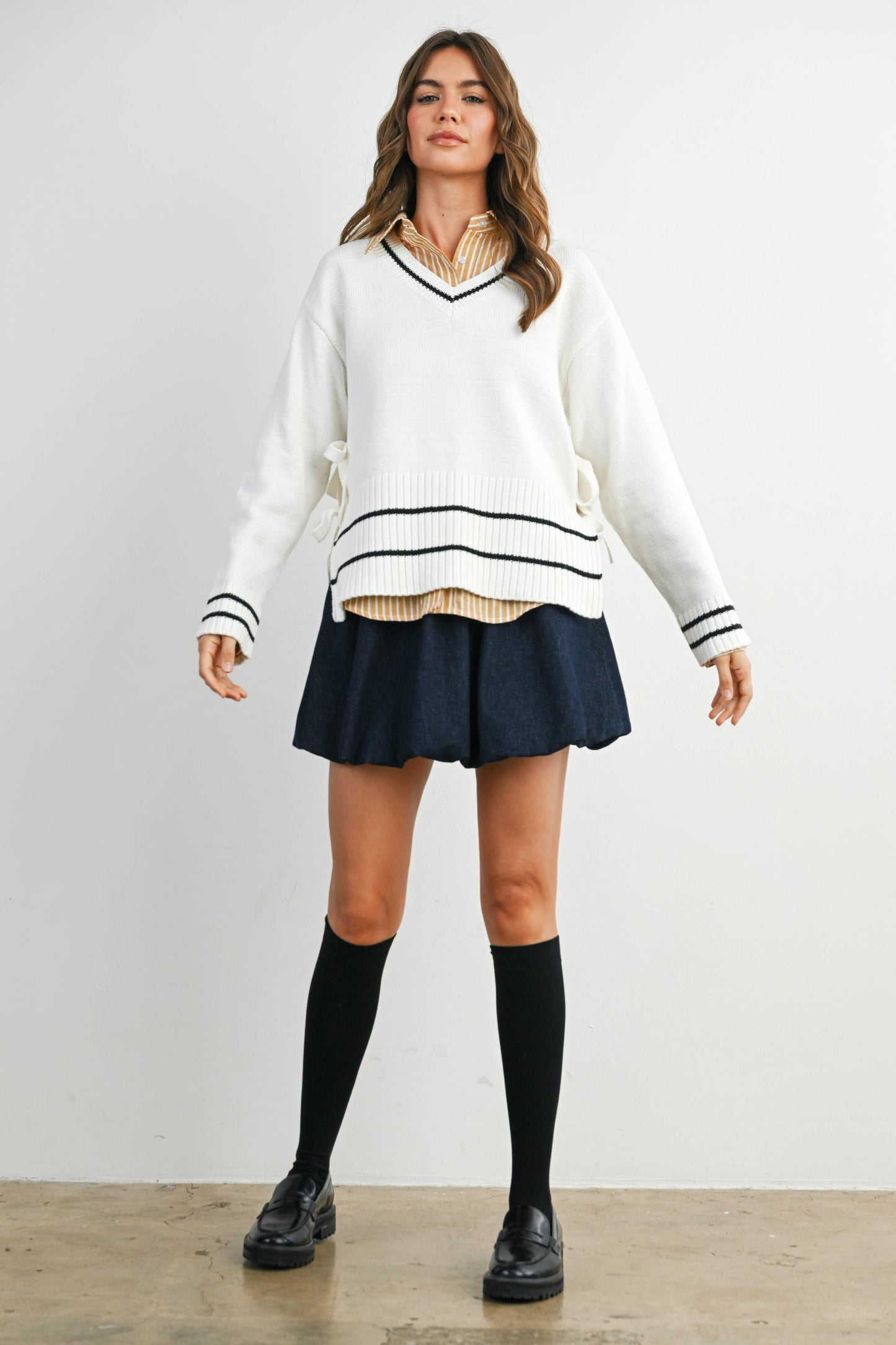 V-Neck Trimmed Long Sleeve Varsity Sweater - NAVY