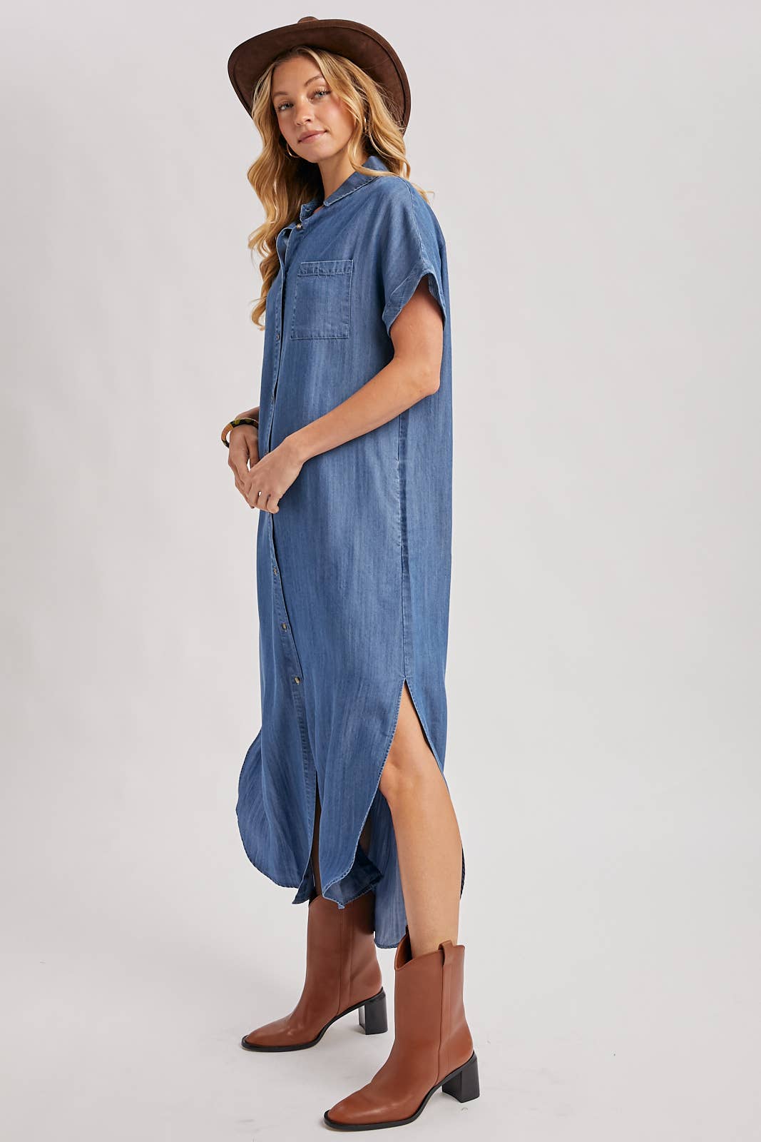 DENIM BUTTON DOWN SIDE SLIT SHIRT MAXI DRESS: LT.WASH