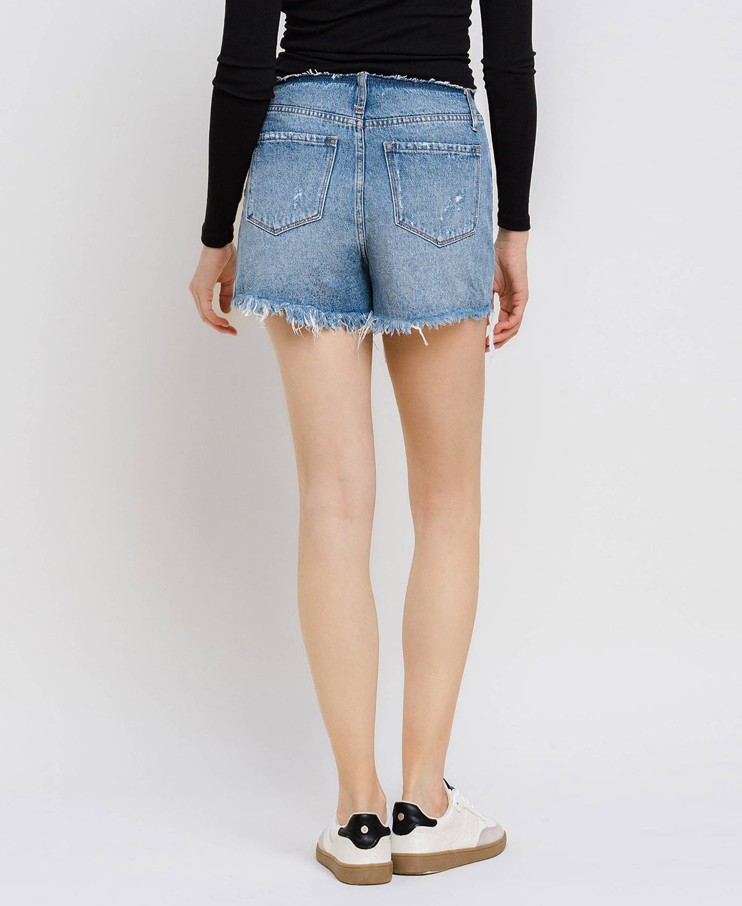 HIGH RISE BANDLESS BOYFRIEND SHORTS: UNFETTERED