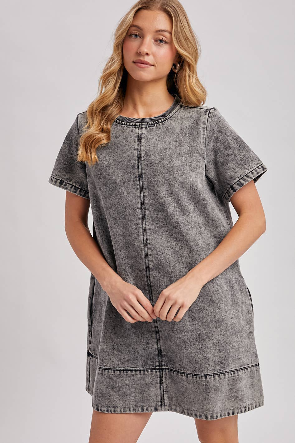 WASHED BLACK DENIM T-SHIRT DRESS: WASHED BLACK