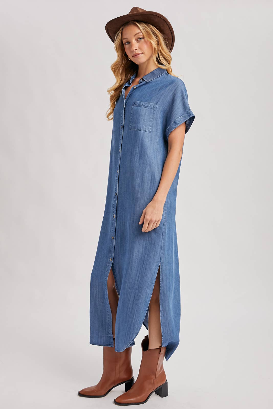 DENIM BUTTON DOWN SIDE SLIT SHIRT MAXI DRESS: LT.WASH