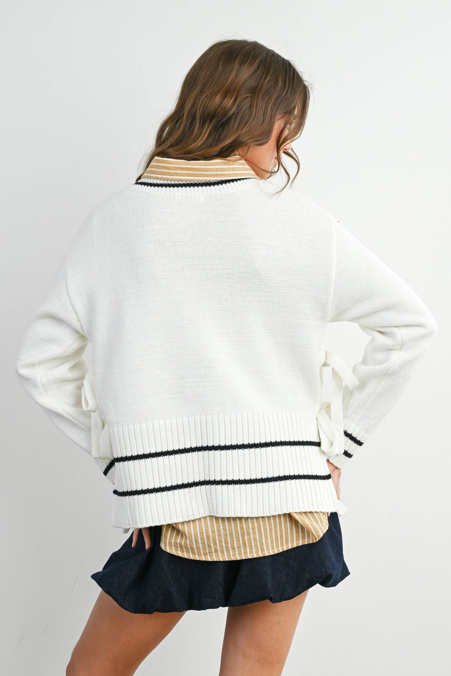 V-Neck Trimmed Long Sleeve Varsity Sweater - NAVY