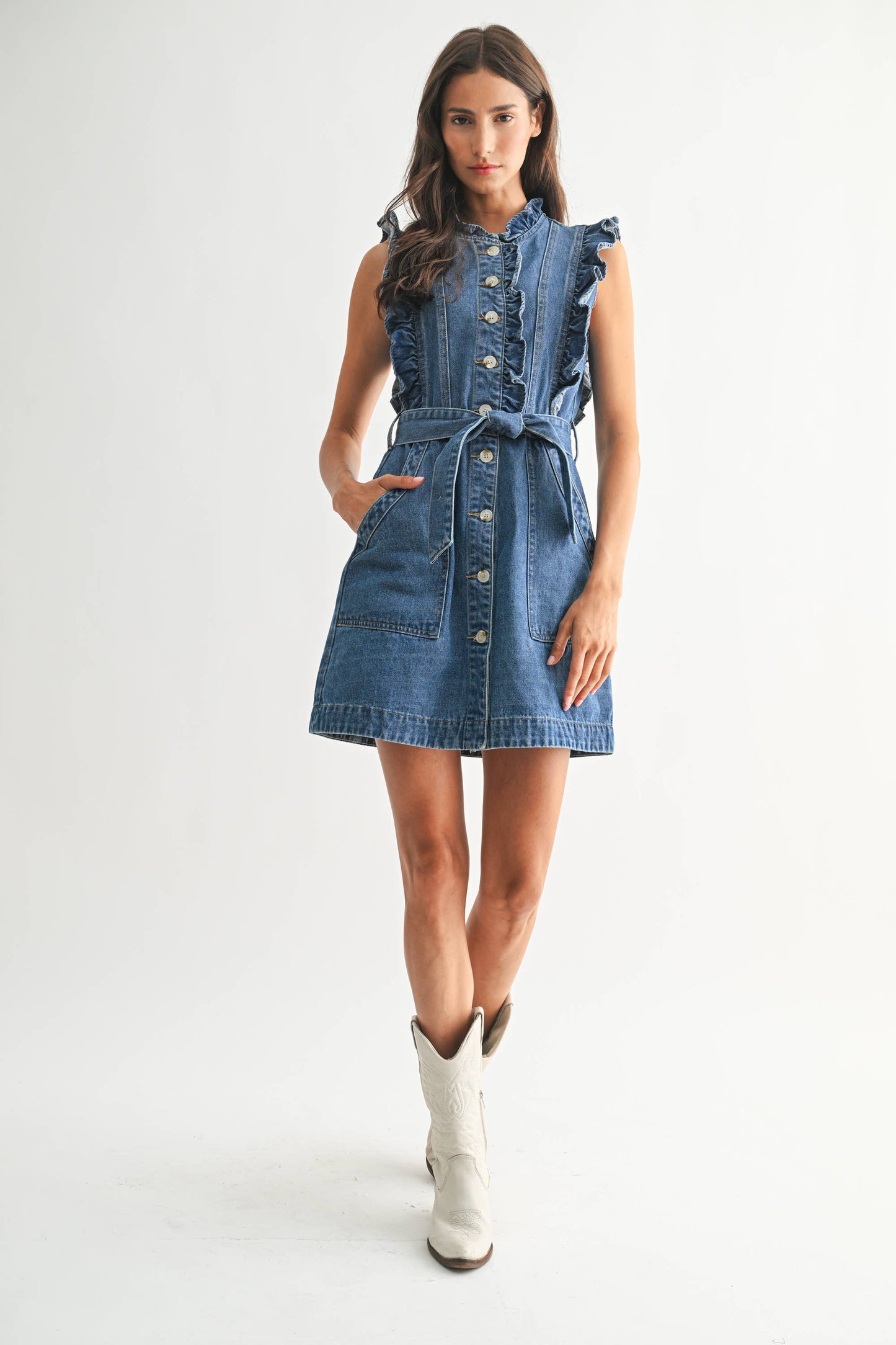 SLEEVELESS DENIM DRESS WITH RUFFLE DETAILS: LIGHT DENIM