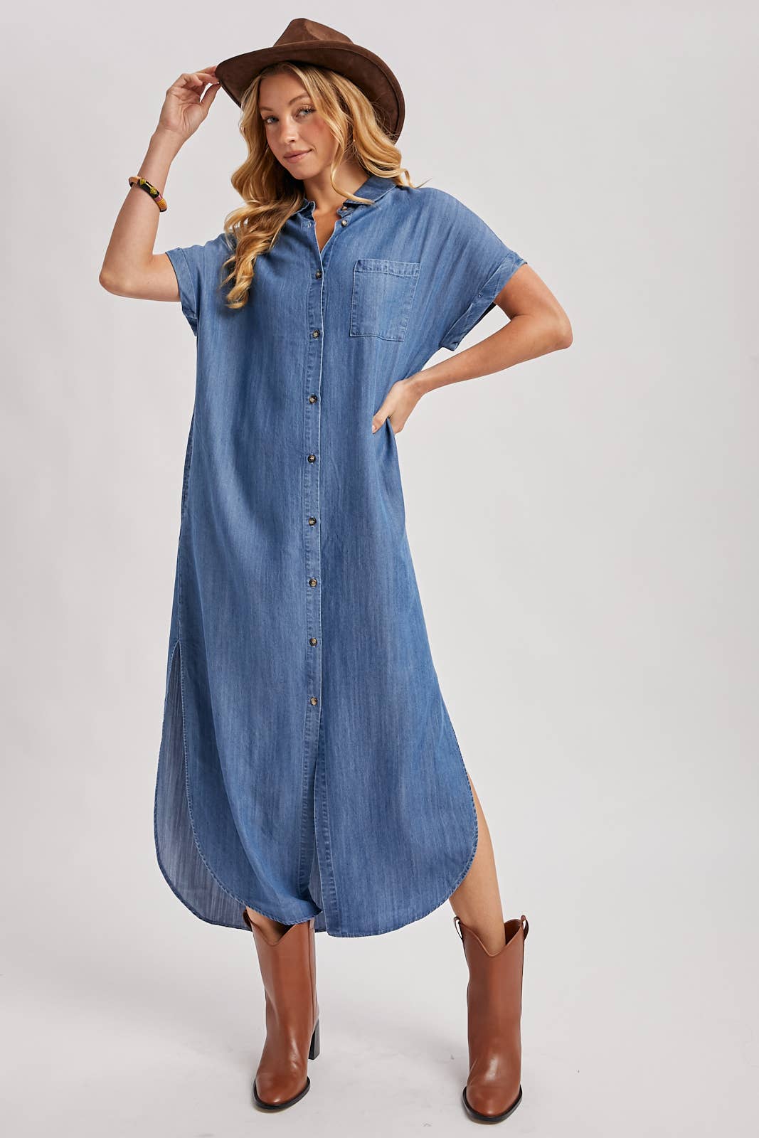 DENIM BUTTON DOWN SIDE SLIT SHIRT MAXI DRESS: LT.WASH