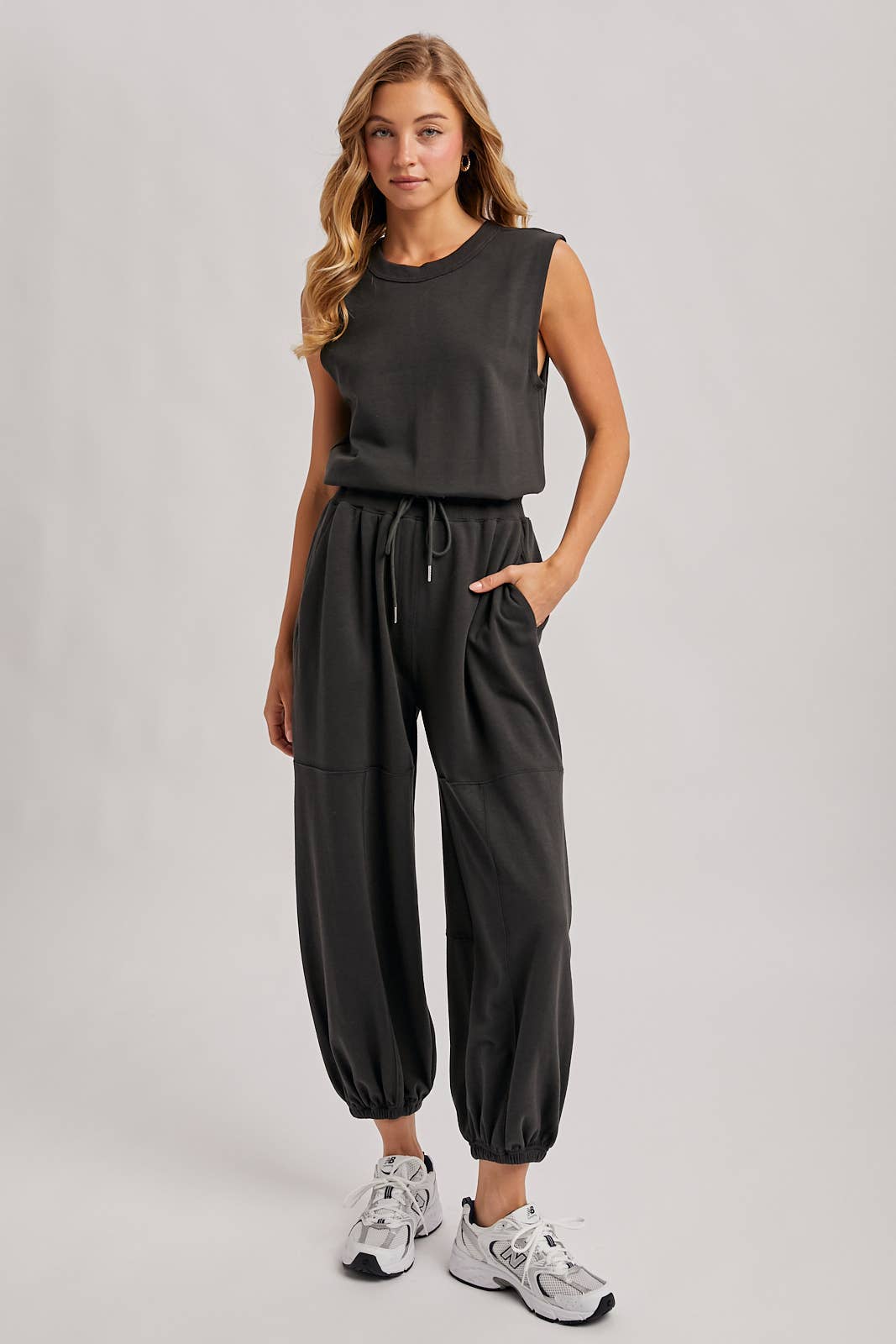 DRAWSTRING WAIST SLEEVELESS KNIT ACTIVE JUMPSUIT: ASH