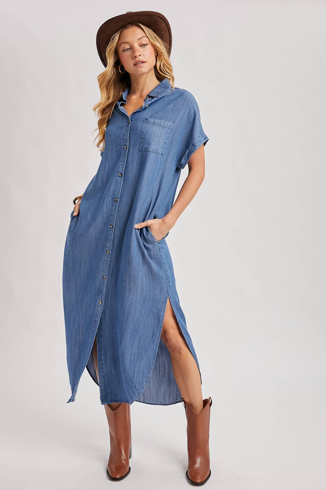 DENIM BUTTON DOWN SIDE SLIT SHIRT MAXI DRESS: LT.WASH