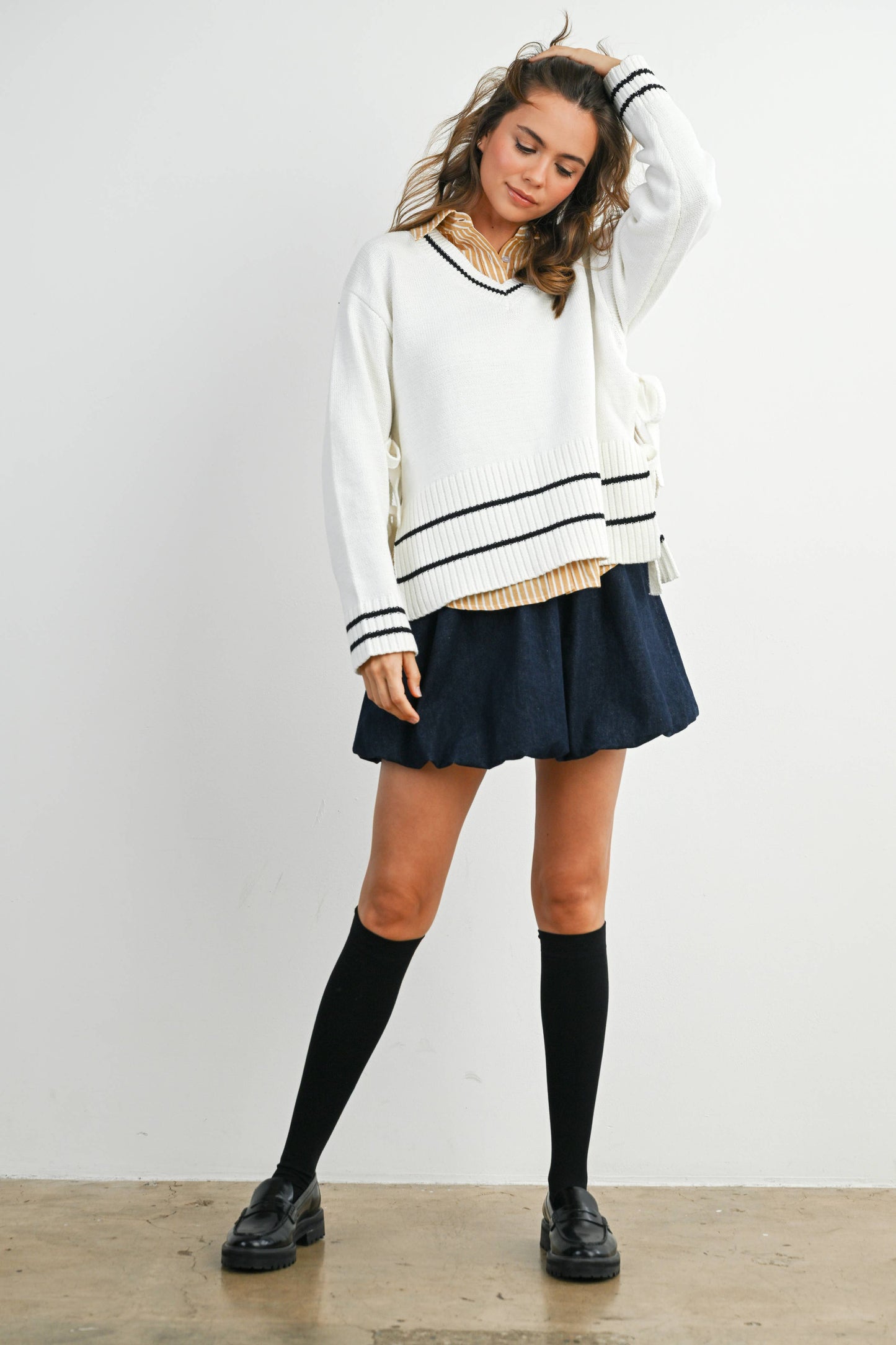 V-Neck Trimmed Long Sleeve Varsity Sweater - NAVY