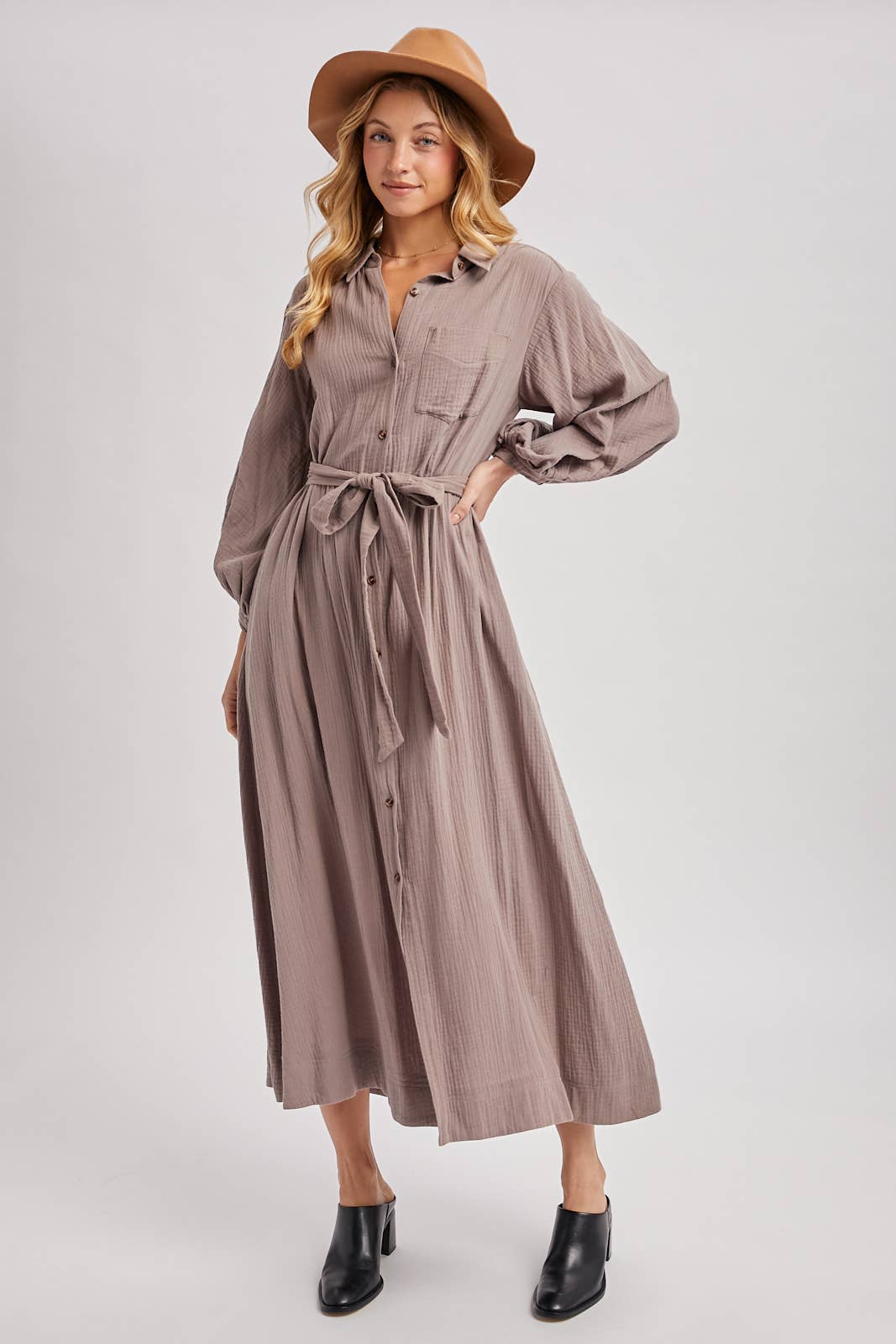 BUBBLE SLEEVE BELTED SHIRTS MIDI DRESS: MUSHROOM