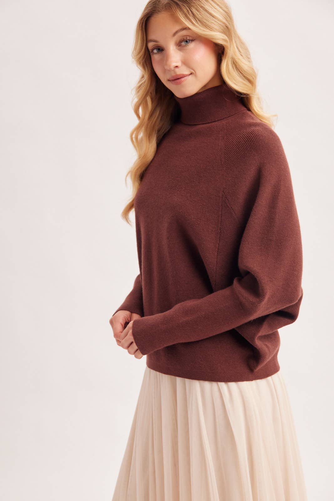 TURTLE NECK BATWING SLEEVED PULLOVER KNIT SWEATER: MELANG TAUPE
