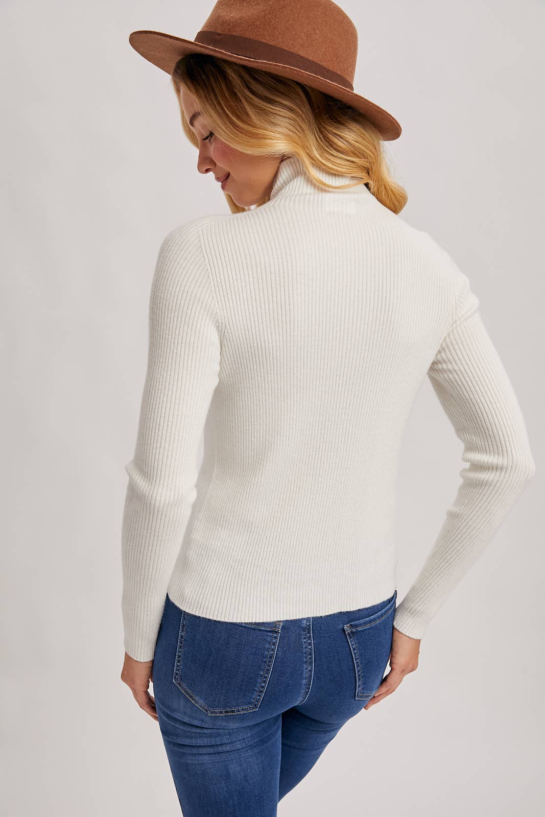 WHOLEGARMENT MOCK NECK RIBBED KNIT TOP: Black / L