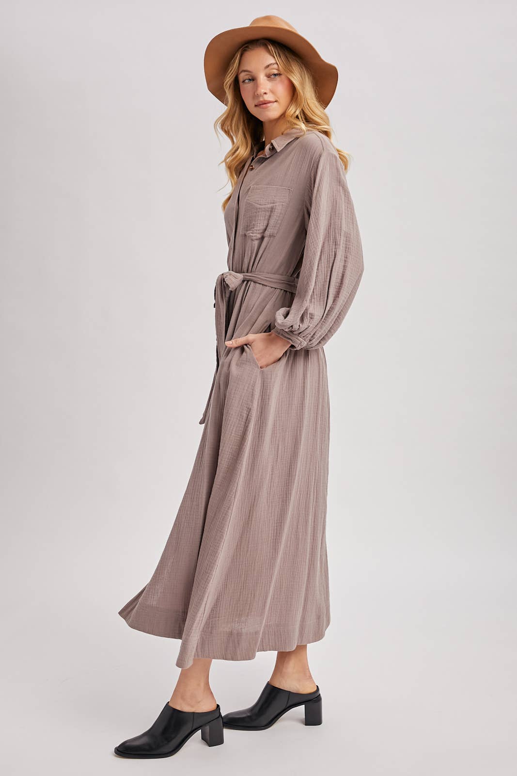 BUBBLE SLEEVE BELTED SHIRTS MIDI DRESS: MUSHROOM