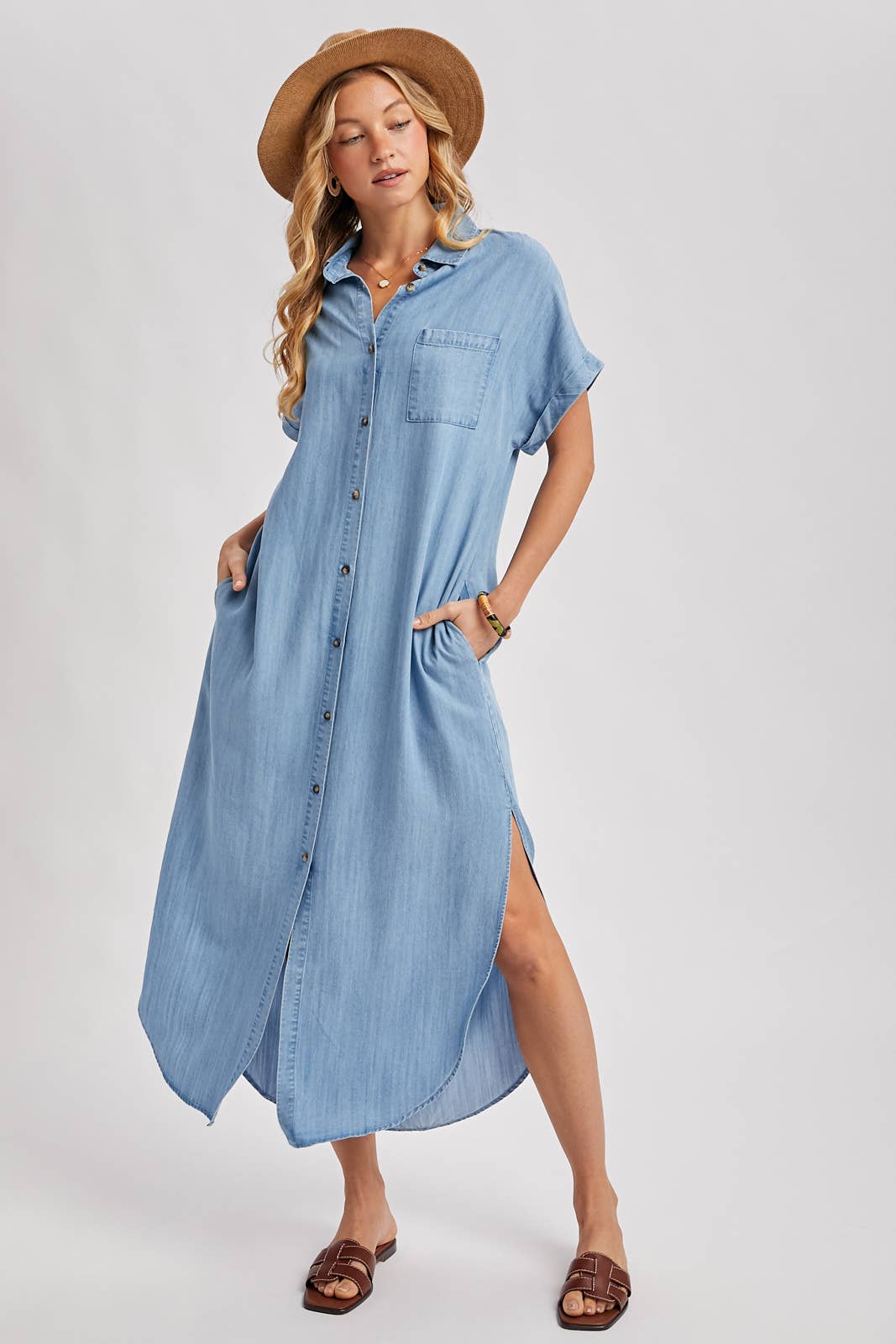 DENIM BUTTON DOWN SIDE SLIT SHIRT MAXI DRESS: LT.WASH