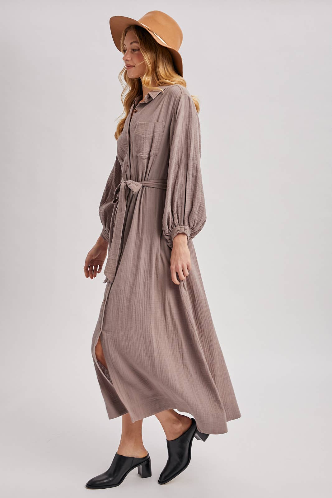 BUBBLE SLEEVE BELTED SHIRTS MIDI DRESS: MUSHROOM