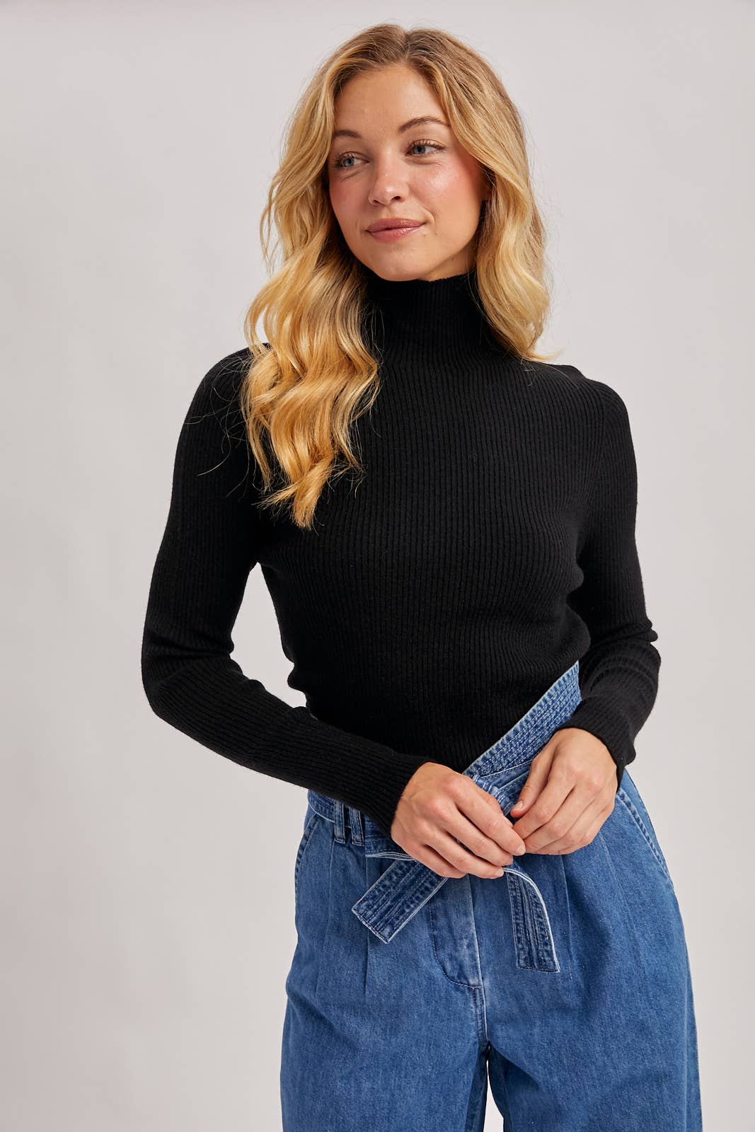 WHOLEGARMENT MOCK NECK RIBBED KNIT TOP: Black / L