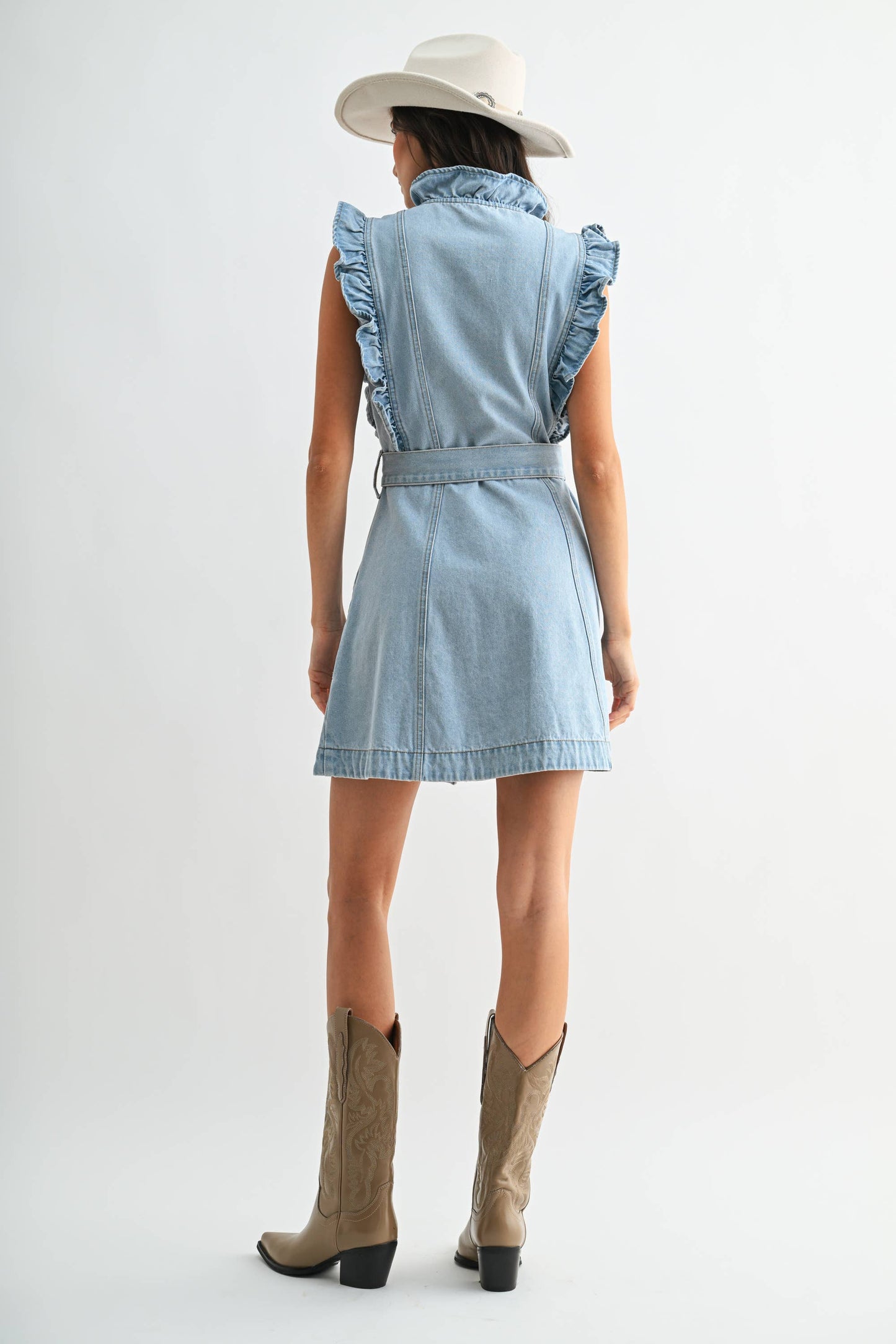 SLEEVELESS DENIM DRESS WITH RUFFLE DETAILS: LIGHT DENIM
