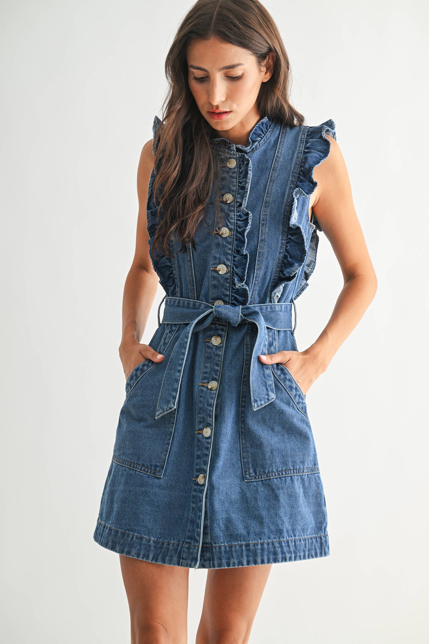 SLEEVELESS DENIM DRESS WITH RUFFLE DETAILS: LIGHT DENIM