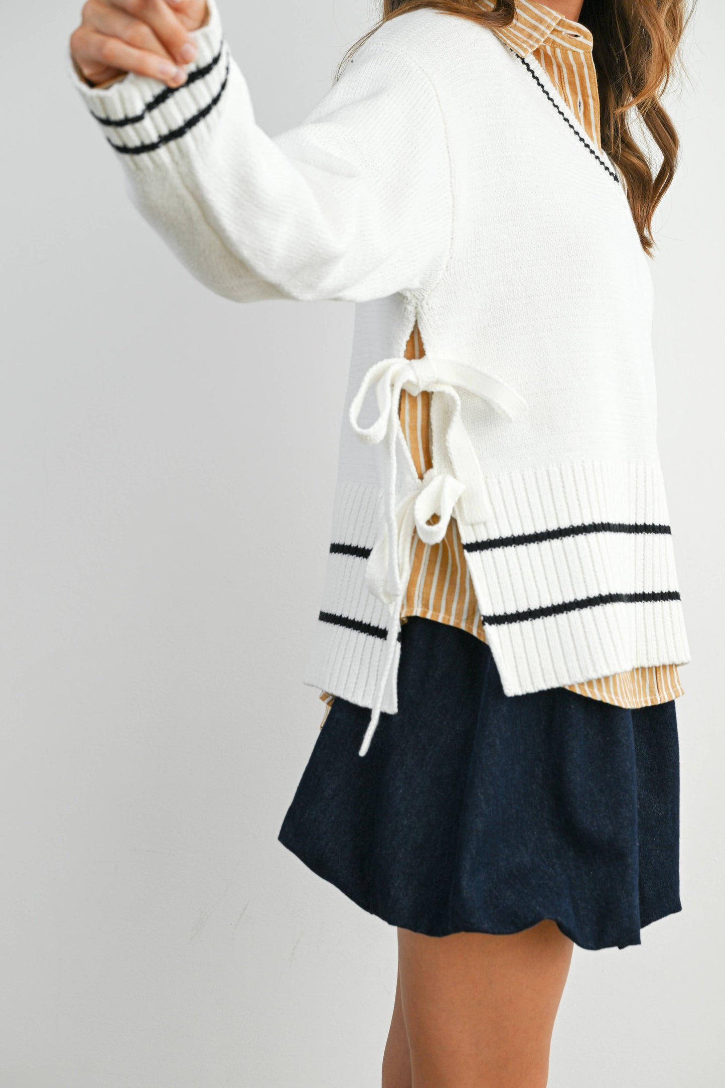 V-Neck Trimmed Long Sleeve Varsity Sweater - NAVY